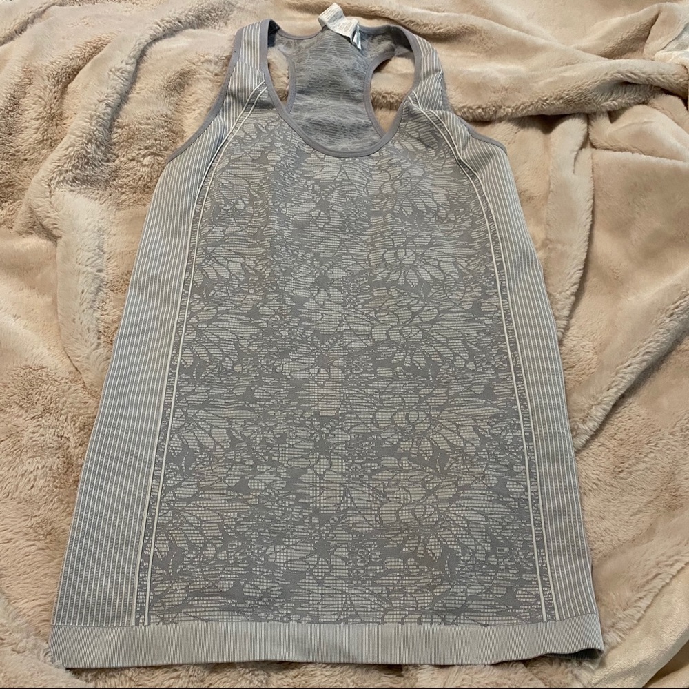 Fabletics Work Out Tank Size Medium - image 1